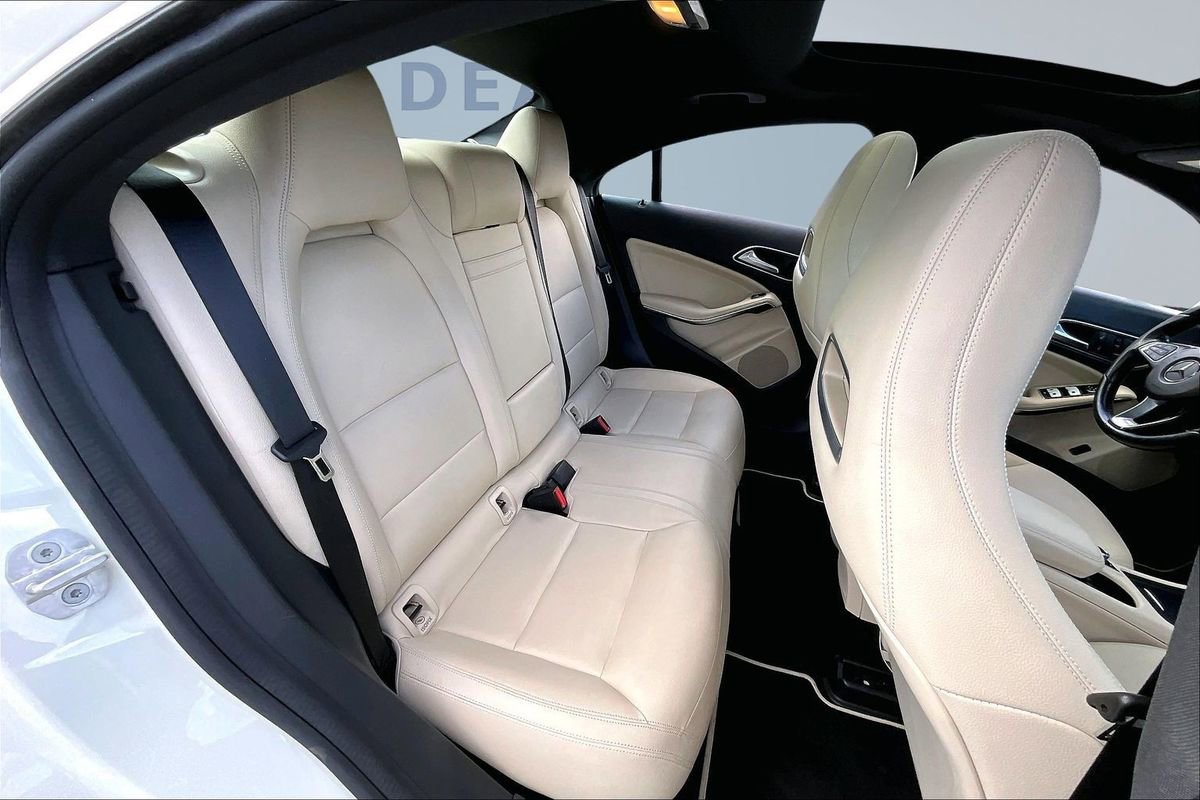 Used 2015 Mercedes-Benz CLA 250 image 25