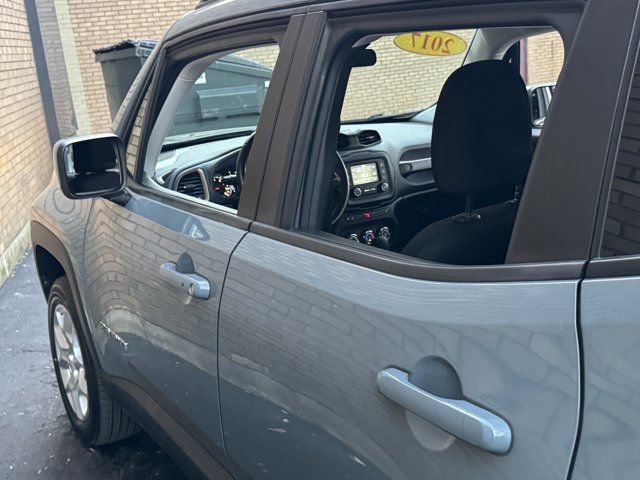 Used 2017 Jeep Renegade Latitude w/ Cold Weather Group image 15