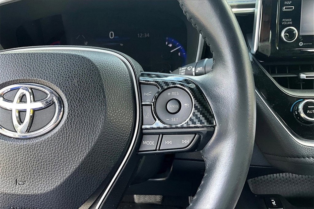 Used 2021 Toyota Corolla XSE image 18