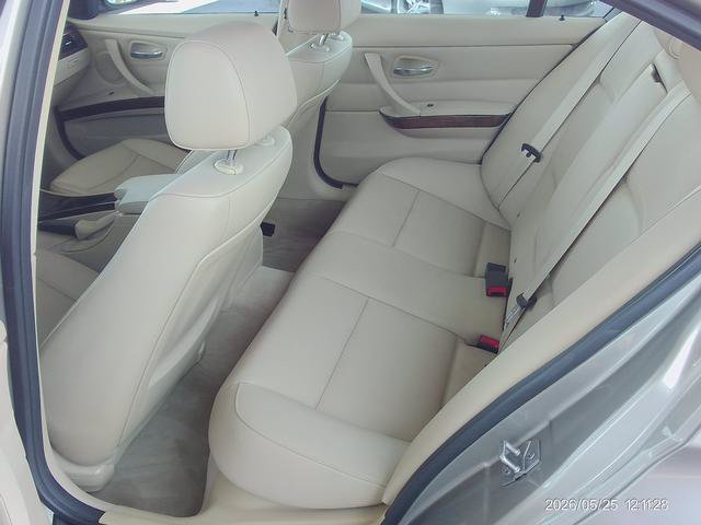 Used 2011 BMW 328i xDrive Sedan AWD/4WD image 5