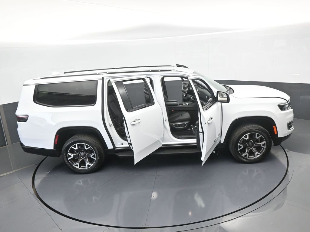 Used 2023 Jeep Wagoneer L Series III w/ Preferred Equipment Group image 74