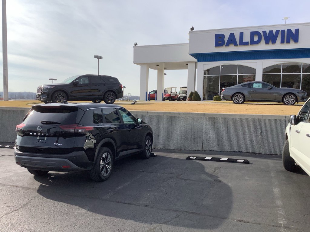 Used 2023 Nissan Rogue SV image 7