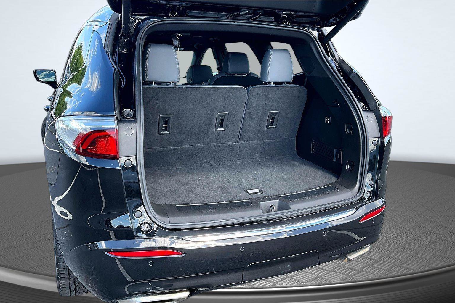 Used 2024 Buick Enclave Premium w/ Experience Buick Package AWD/4WD image 5