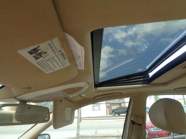 Used 2009 Mercedes-Benz E 350 4MATIC Sedan image 28