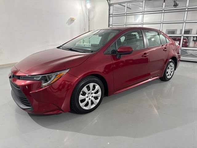 Used 2023 Toyota Corolla LE FWD image 4