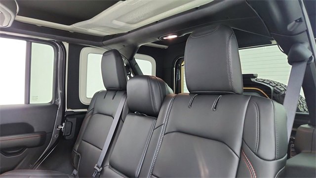 Used 2025 Jeep Wrangler Unlimited Rubicon image 30
