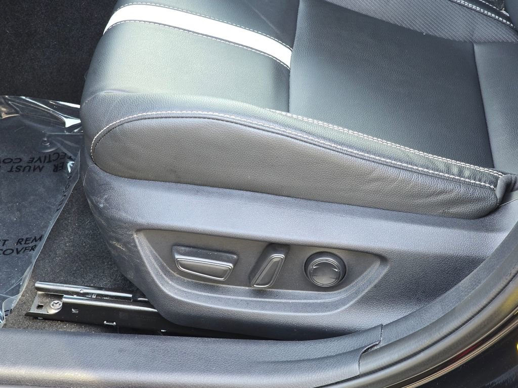 Used 2025 Toyota Camry SE w/ Convenience Package image 15