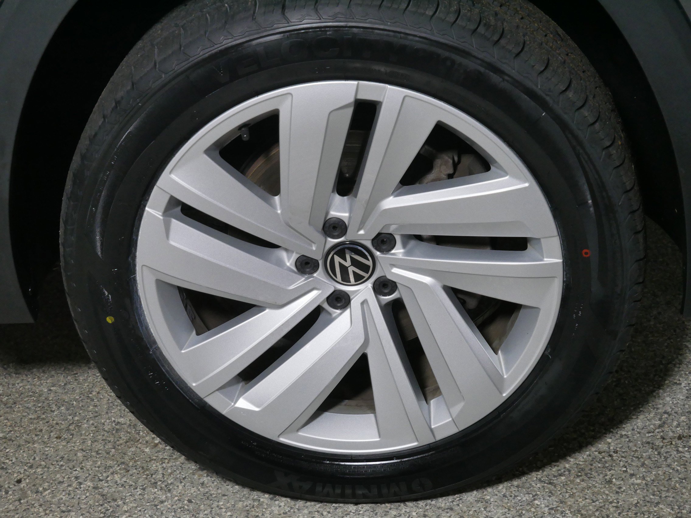 Certified 2020 Volkswagen Atlas Cross Sport SE image 15