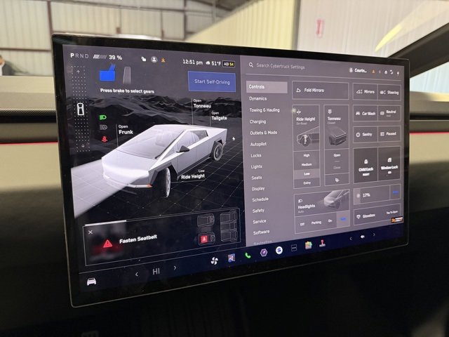 Used 2025 Tesla Cybertruck AWD Crew Cab image 21