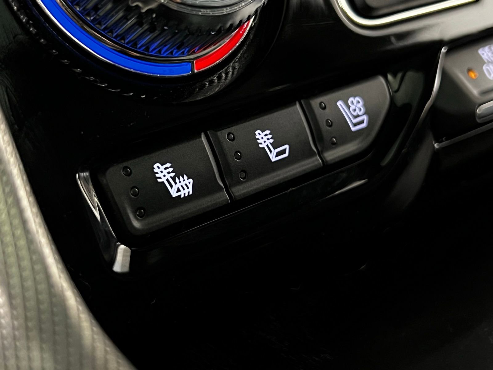 Used 2022 GMC Yukon Denali w/ Denali Ultimate Package image 22