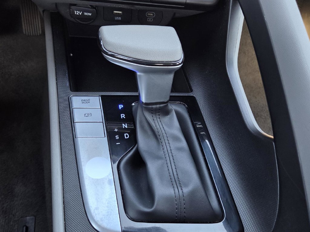 Used 2024 Hyundai Elantra SEL FWD image 30