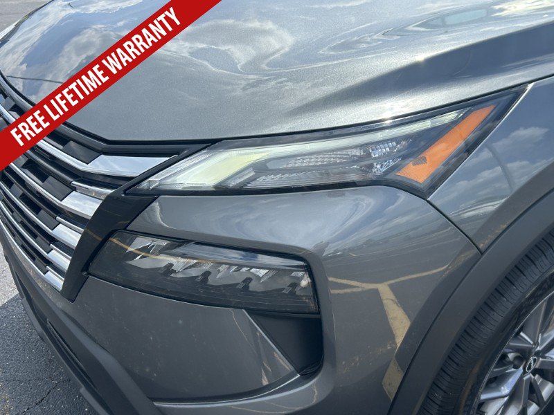 Used 2024 Nissan Rogue S AWD/4WD image 15