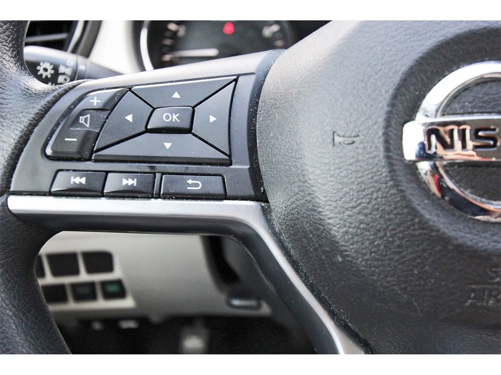 Used 2020 Nissan Rogue Sport SV image 11