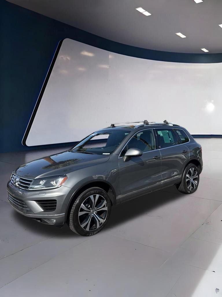 Used 2017 Volkswagen Touareg Wolfsburg Edition AWD/4WD image 5