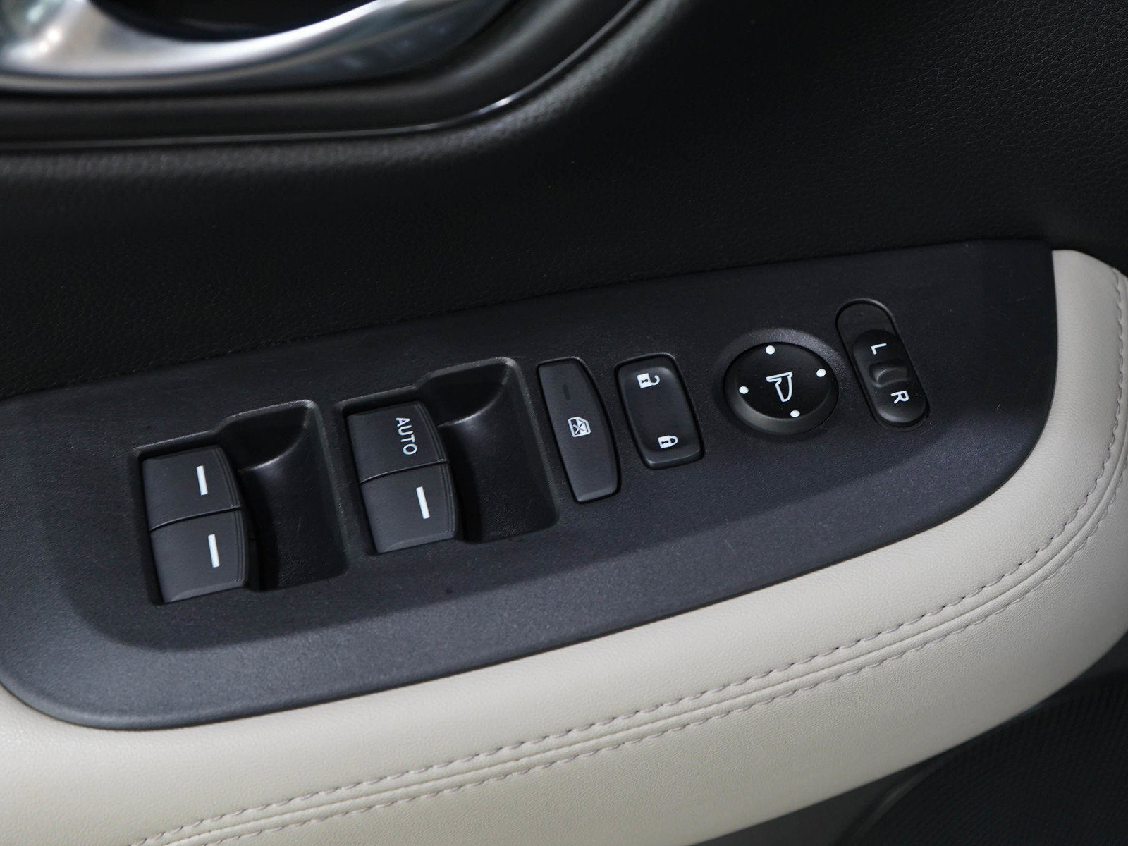 Used 2024 Honda HR-V LX image 21