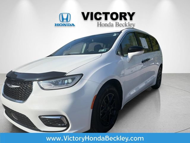 Used 2022 Chrysler Pacifica Touring-L