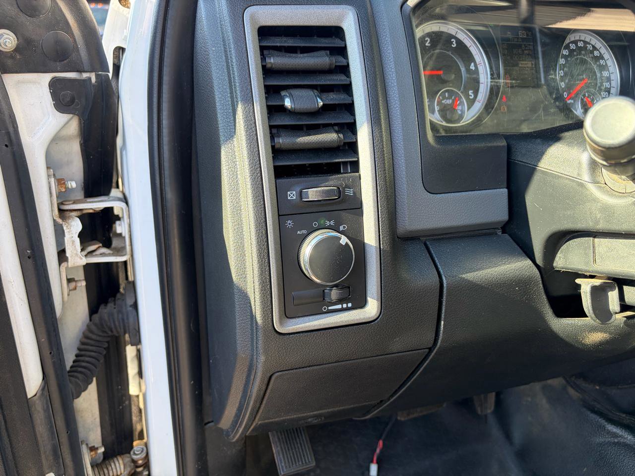 Used 2016 RAM 3500 Tradesman w/ Power & Remote Entry Group image 25