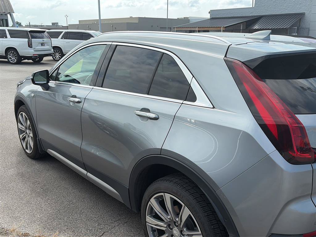 Used 2023 Cadillac XT4 Premium Luxury w/ Technology Package FWD image 6