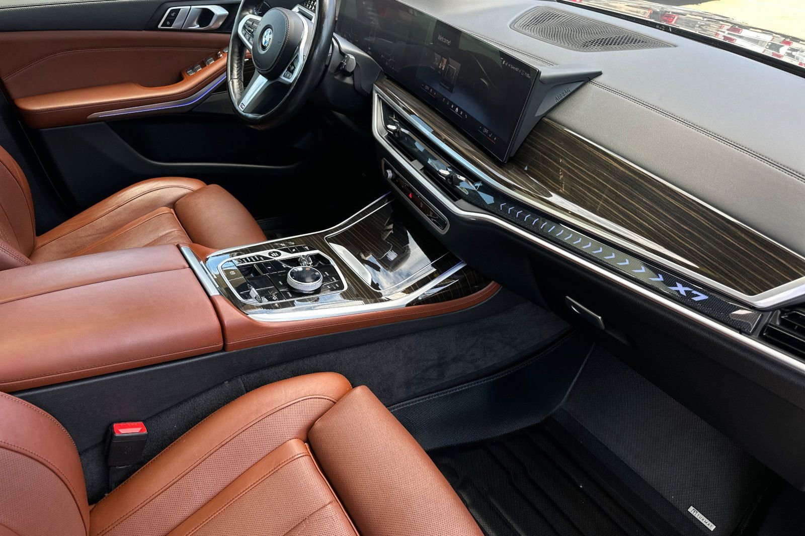 Used 2024 BMW X7 xDrive40i w/ Executive Package image 16