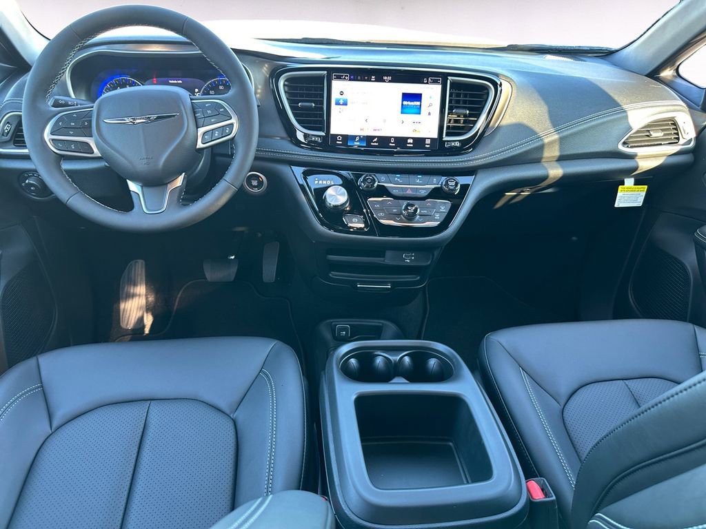 New 2026 Chrysler Pacifica Select image 10