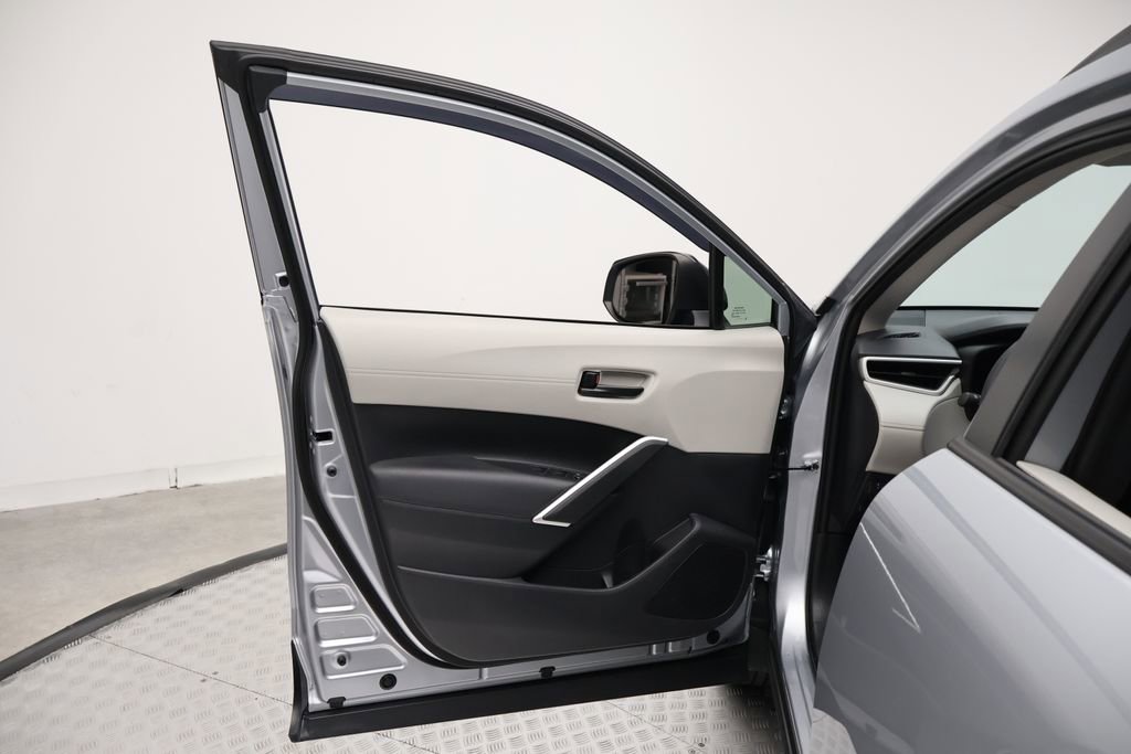 Used 2026 Toyota Corolla Cross LE FWD image 16