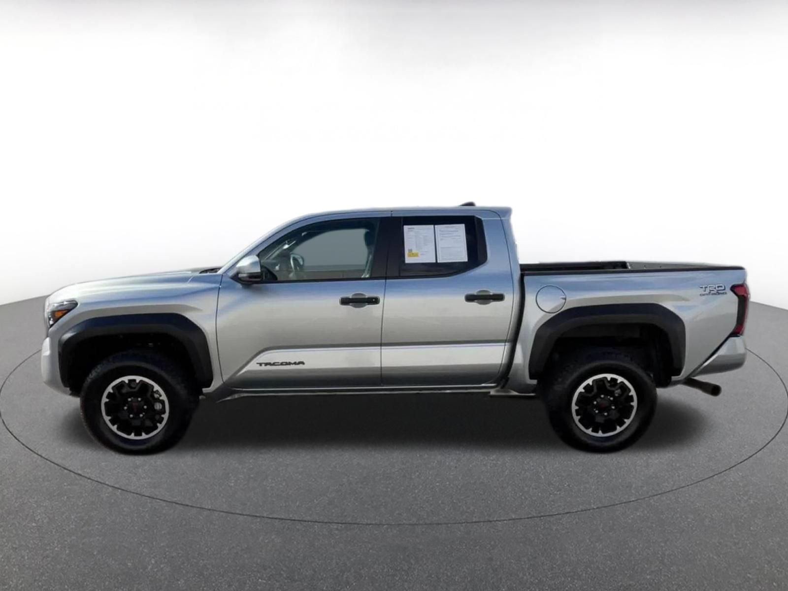 Used 2025 Toyota Tacoma TRD Off-Road AWD/4WD image 8
