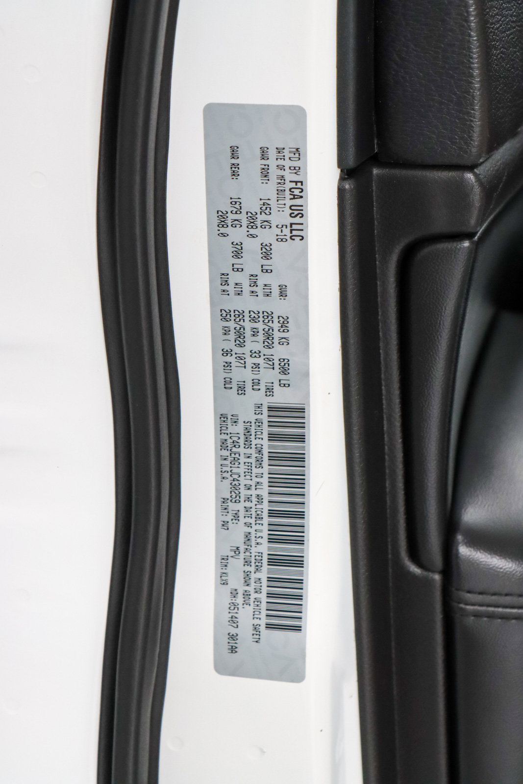 Used 2018 Jeep Grand Cherokee Altitude image 32