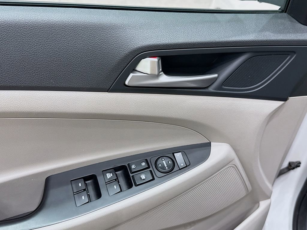 Used 2019 Hyundai Tucson SE image 17