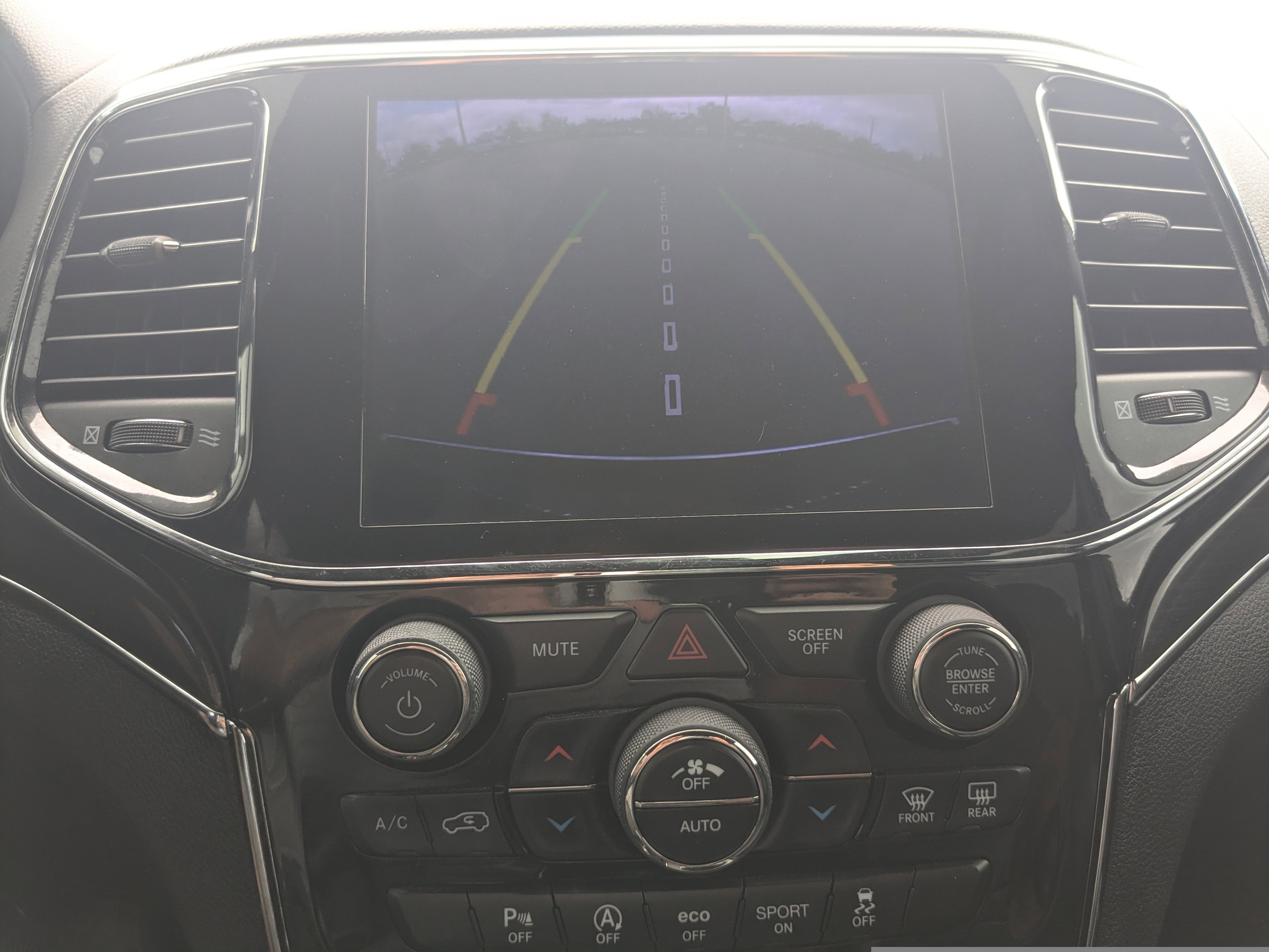 Used 2019 Jeep Grand Cherokee Overland RWD image 23