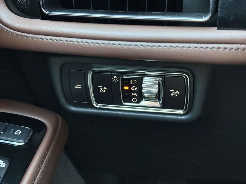 Used 2025 Lincoln Aviator Reserve image 20