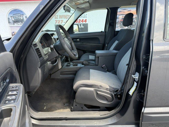 Used 2010 Jeep Liberty Sport w/ Trailer Tow Class III Group AWD/4WD image 9