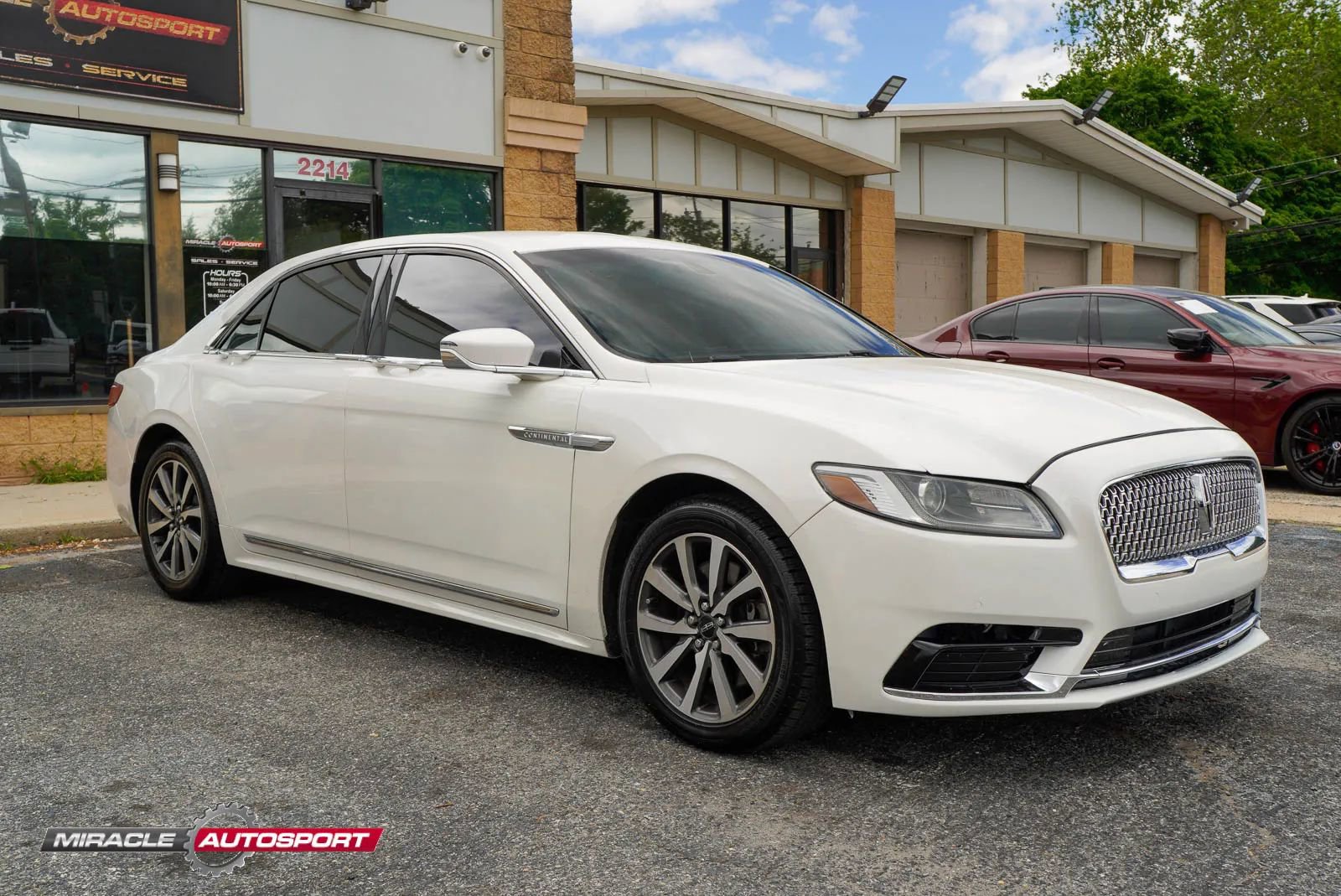 Used 2018 Lincoln Continental Premiere FWD image 9