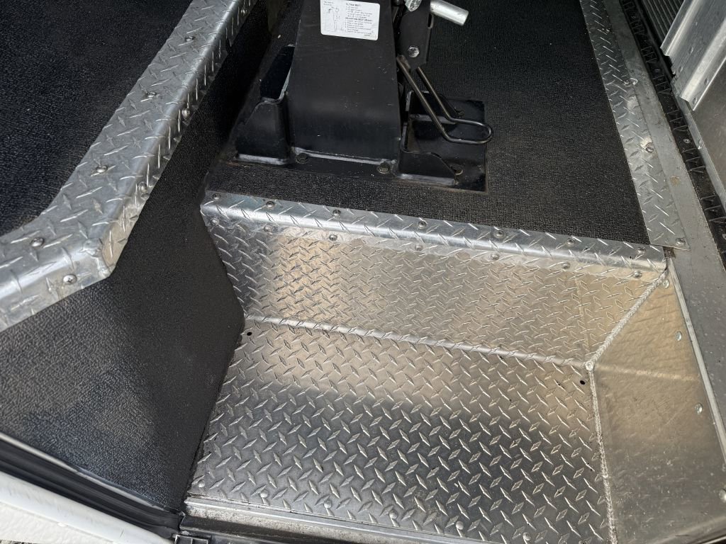 Used 2017 Ford E-350 and Econoline 350 Super Duty w/ A/C Prep Package image 12