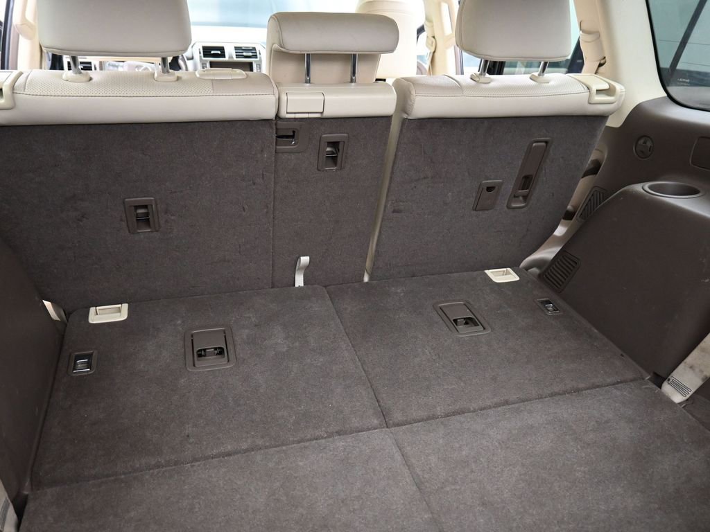 Used 2019 Lexus GX 460 Premium w/ Premium Package image 16