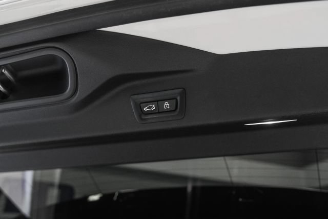 Used 2020 BMW X5 M50i AWD/4WD image 51