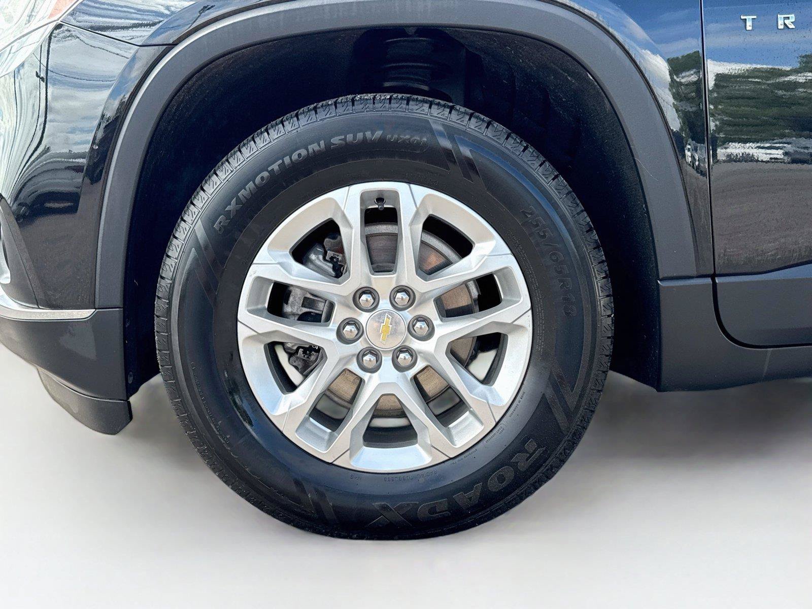 Used 2021 Chevrolet Traverse LT FWD image 34