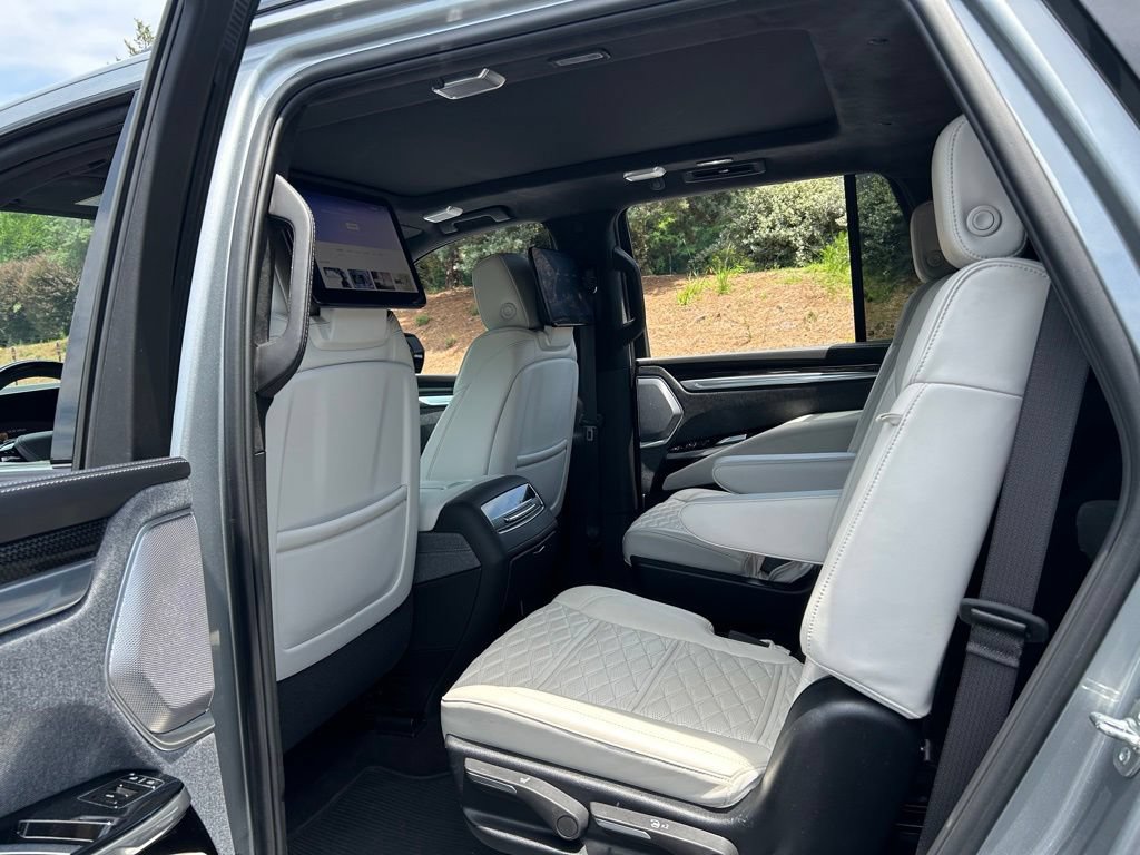 Used 2025 Cadillac Escalade V AWD/4WD image 49