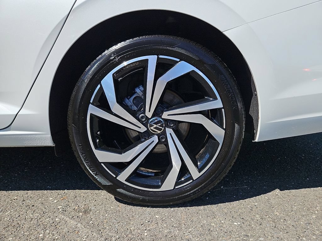 Certified 2026 Volkswagen Jetta SEL FWD image 8