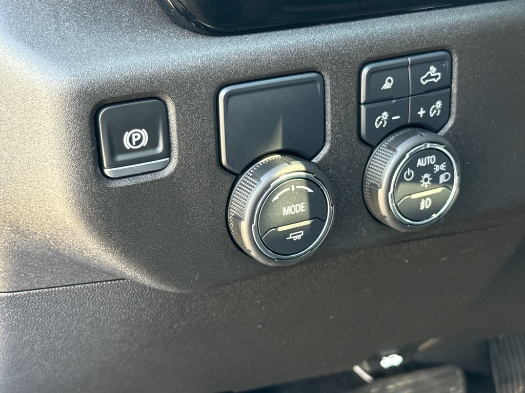 Used 2025 Chevrolet Silverado 1500 RST w/ Convenience Package II RWD image 15