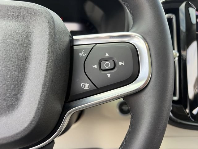 Used 2023 Volvo XC40 B5 Plus w/ Protection Package Premier AWD/4WD image 23