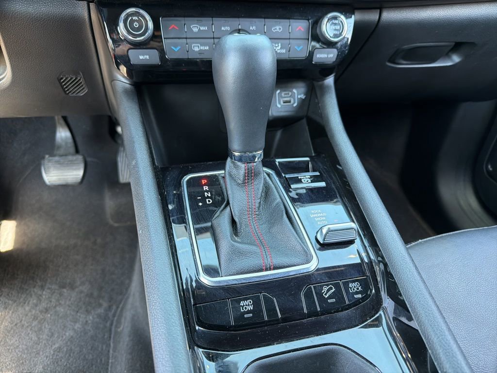 Used 2025 Jeep Compass Trailhawk AWD/4WD image 14