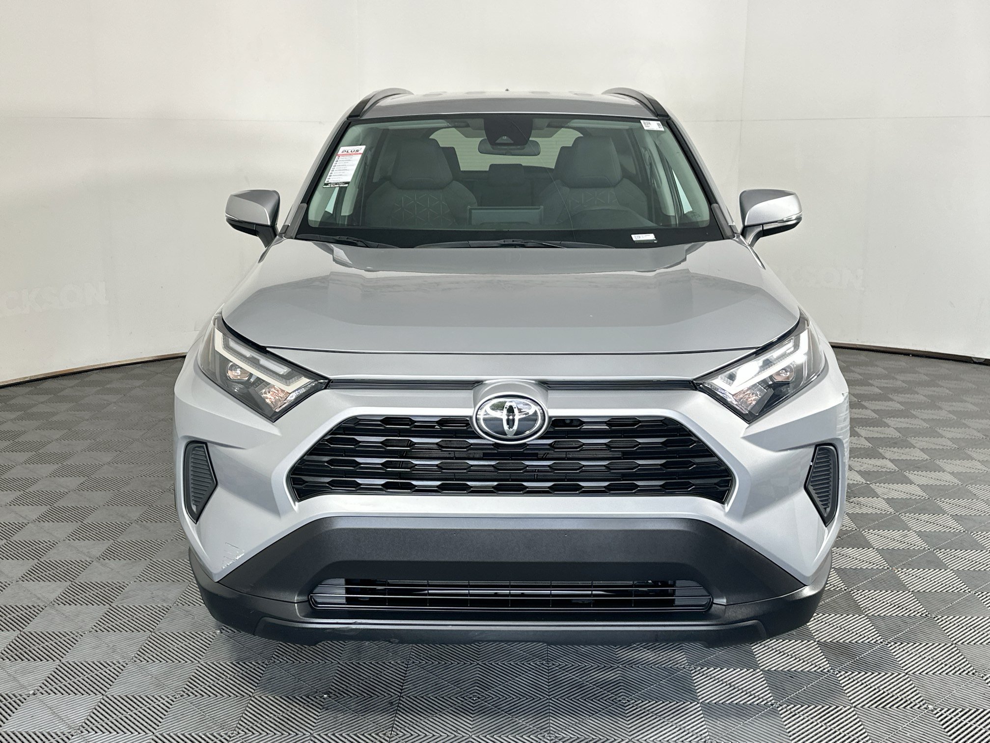 Used 2023 Toyota RAV4 XLE FWD image 8