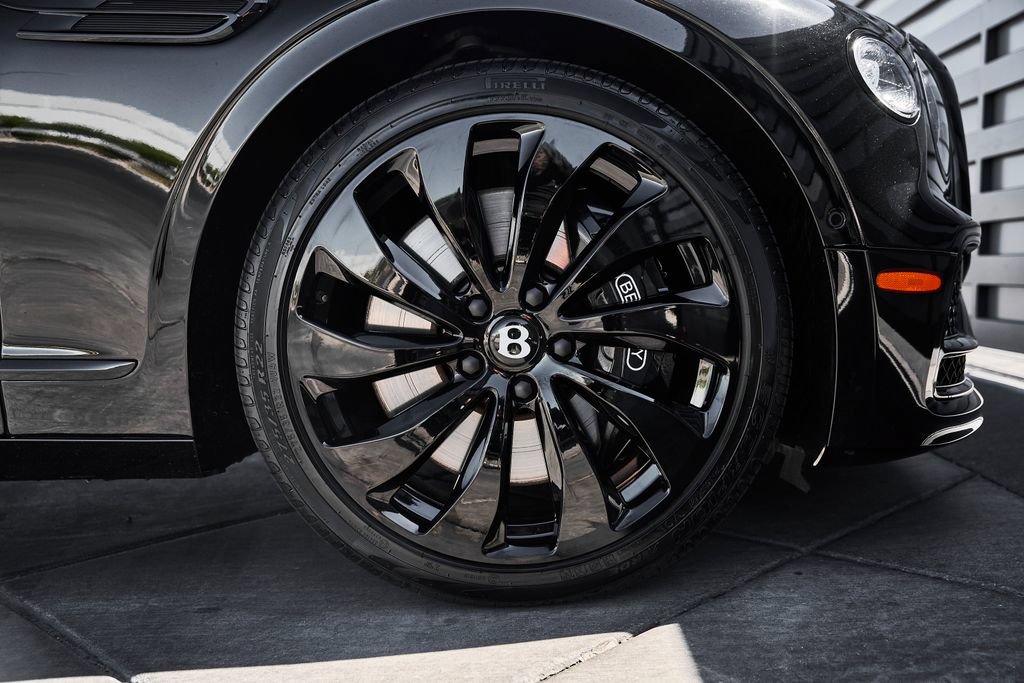 Used 2024 Bentley Flying Spur V8 AWD/4WD image 21