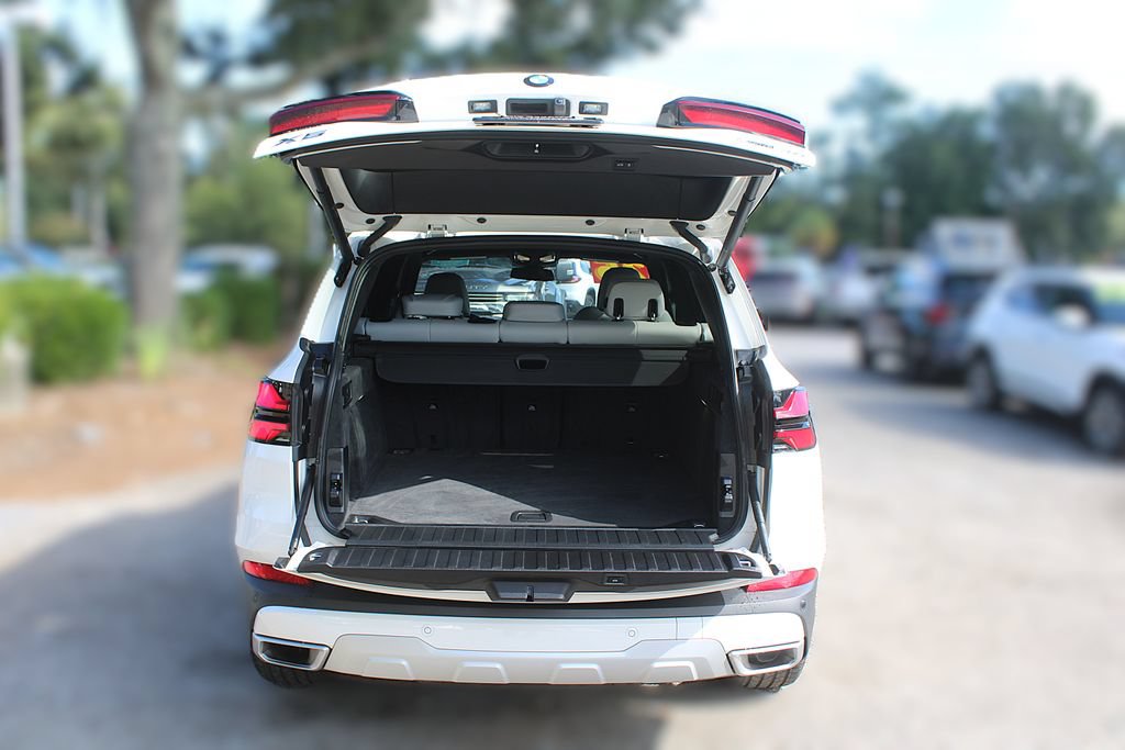 Used 2025 BMW X5 xDrive40i AWD/4WD image 11