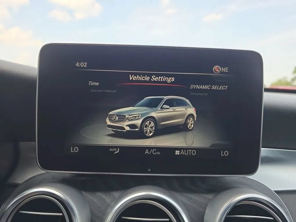 Used 2017 Mercedes-Benz GLC 300 4MATIC image 33