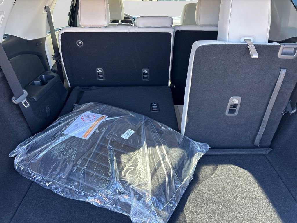 New 2025 Nissan Pathfinder SL image 11