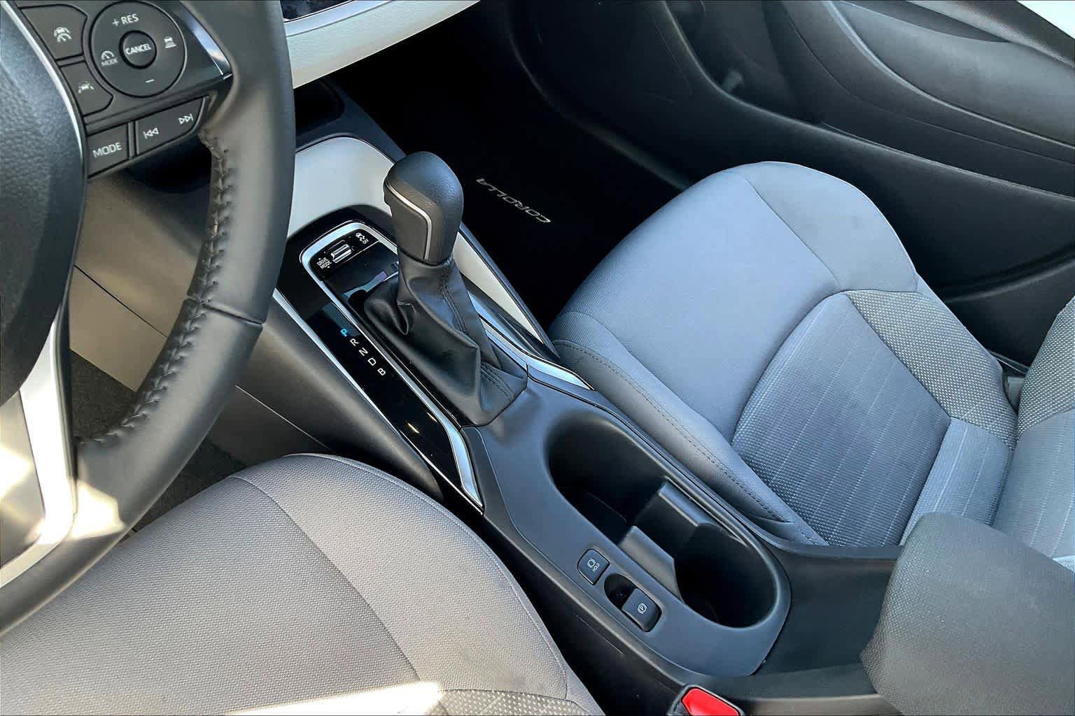 Used 2026 Toyota Corolla SE FWD image 16