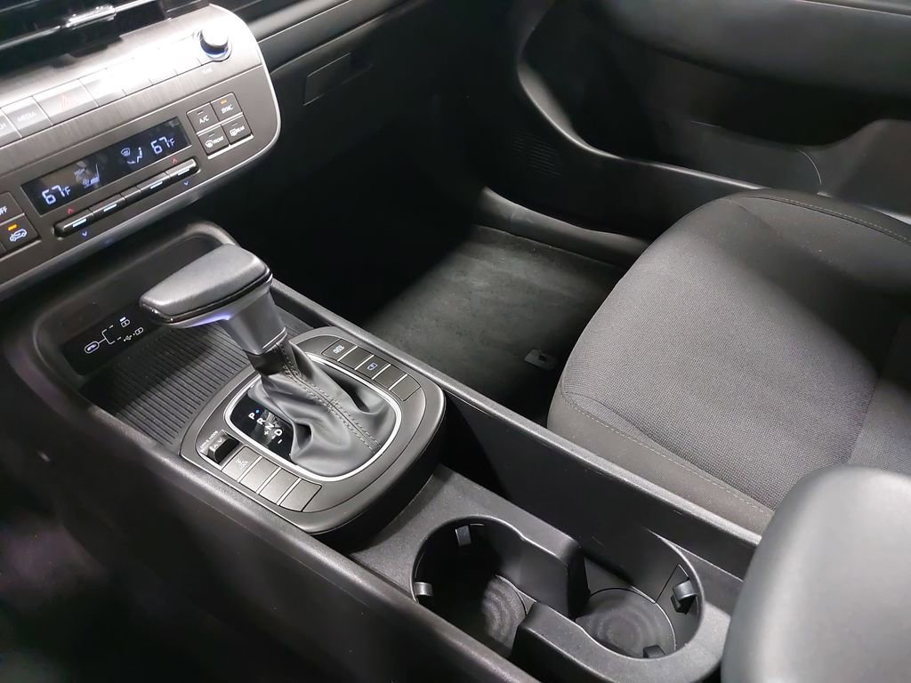 Certified 2025 Hyundai Kona SEL image 24