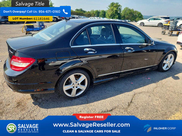 Used 2011 Mercedes-Benz C 300 4MATIC Sedan image 4