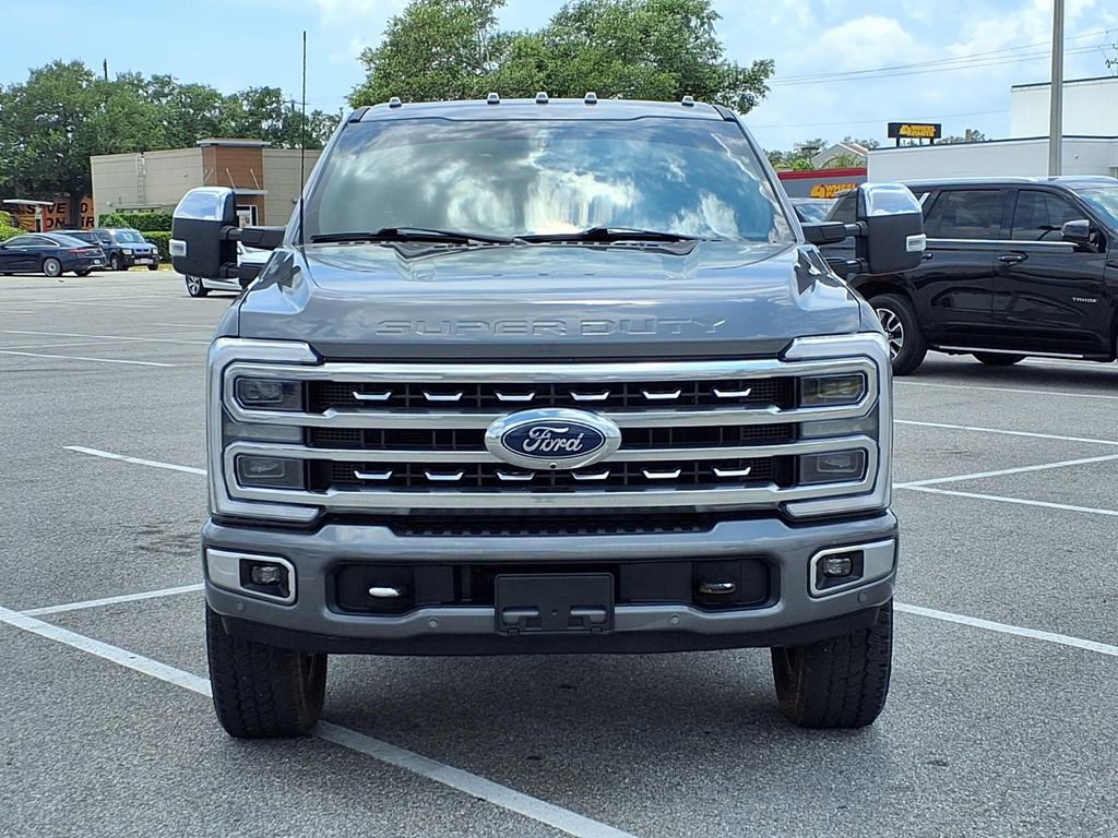 Used 2023 Ford F250 Platinum AWD/4WD image 2
